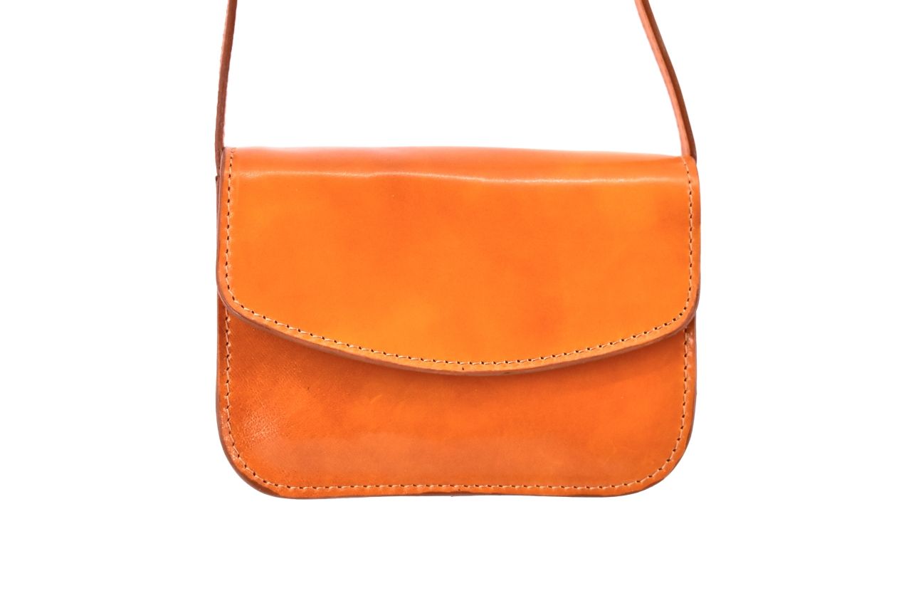 Dámská malá kožená kabelka crossbody (lovecká) Arteddy - camel 37126