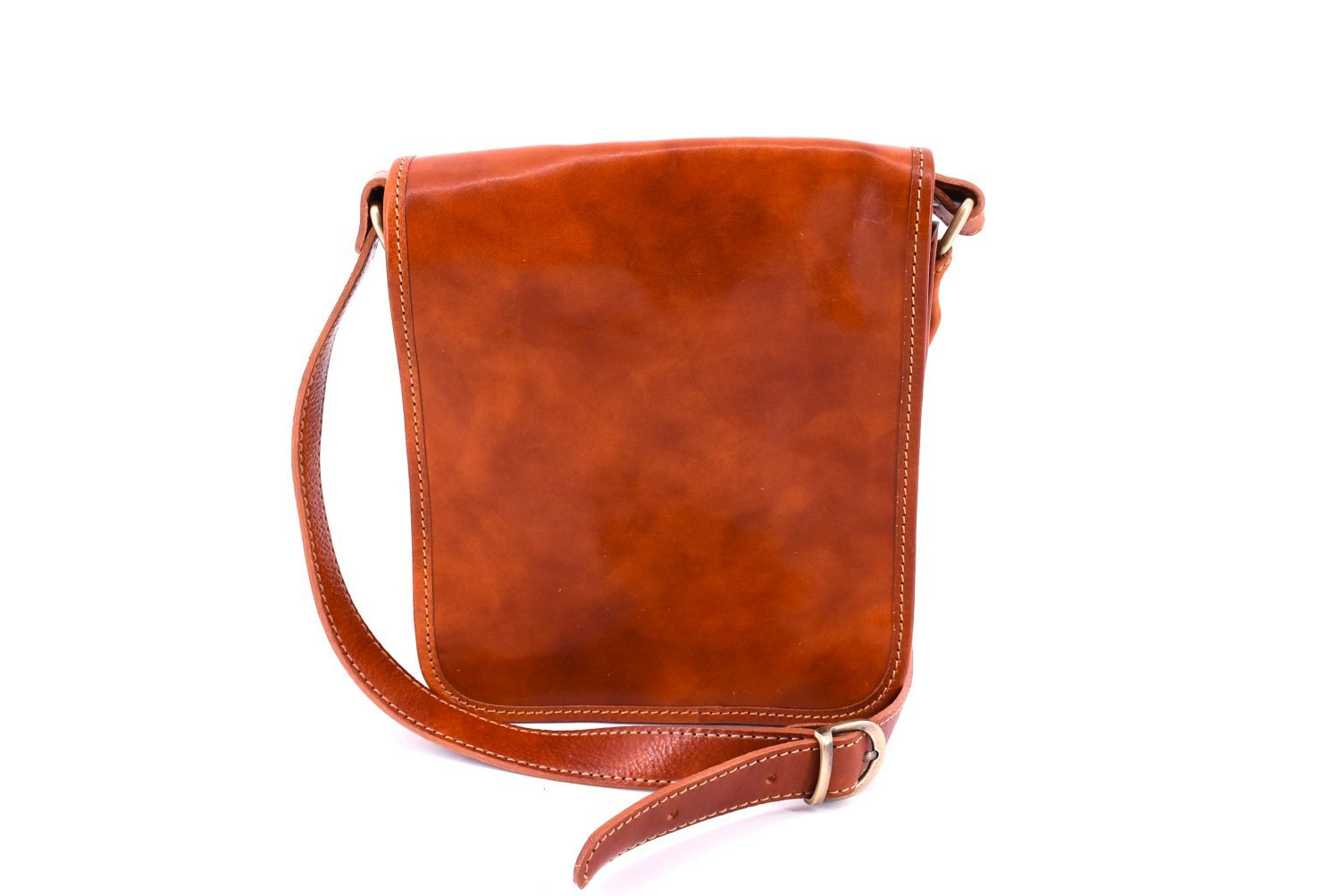 Kožená taška přes rameno crossbody s klopnou - koňak 29622