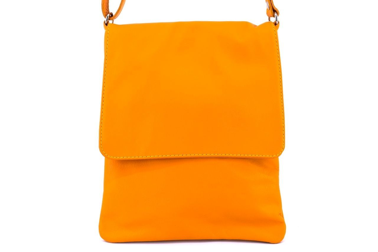 Dámská kožená crossbody kabelka s klopnou Arteddy - žlutá 36944