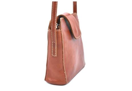 Dámská kožená crossbody kabelka s klopnou Arteddy