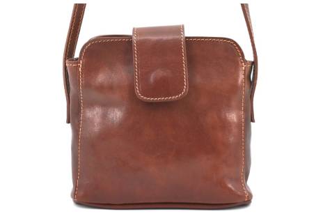 Dámská kožená crossbody kabelka s klopnou Arteddy