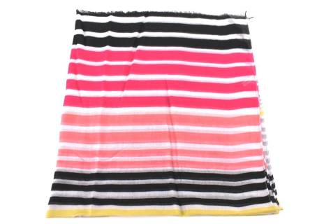 Dámský šátek s pruhovaným vzorem