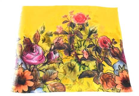 Dámský šátek s květovaným vzorem