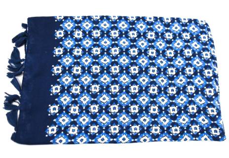 Dámský šátek s třásněmi