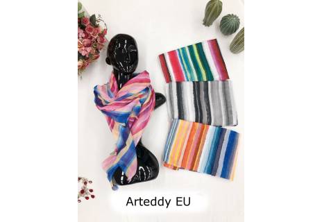 Dámský šátek s barevnými pruhy