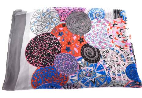 Moderní hedvábný dámský šátek