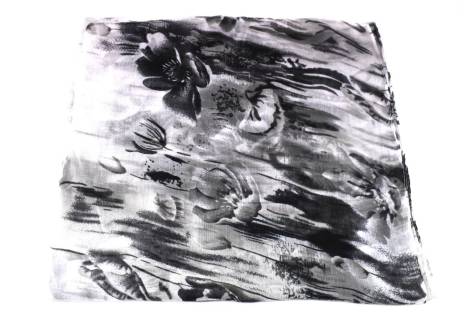 Dámský šátek  s květovaným vzorem