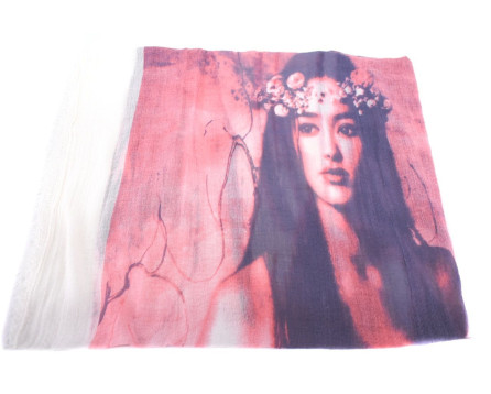 Moderní dámský šátek s potiskem
