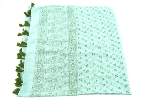 Moderní  šátek s třásněmi