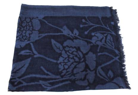 Dámský šátek  s květovaným vzorem
