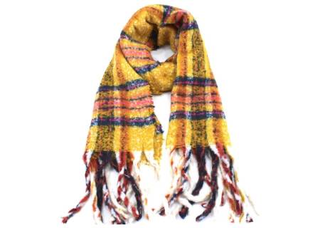 Károvaná šála s třásněmi