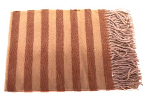 Pruhovaná šála s třásněmi