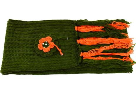 Dívčí šála s třásněmi