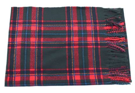 Károvaná šála s třásněmi