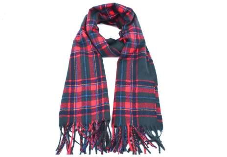 Károvaná šála s třásněmi