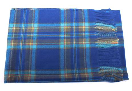 Károvaná šála s třásněmi