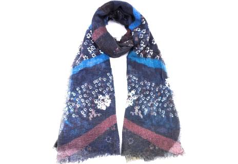 Dámský šátek  s květovaným vzorem