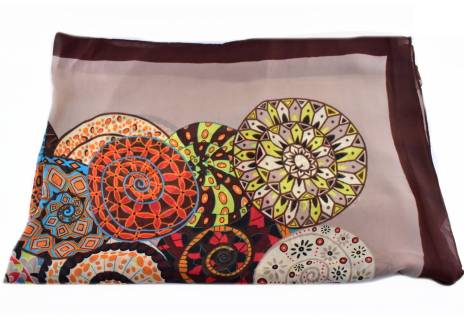 Moderní hedvábný dámský šátek