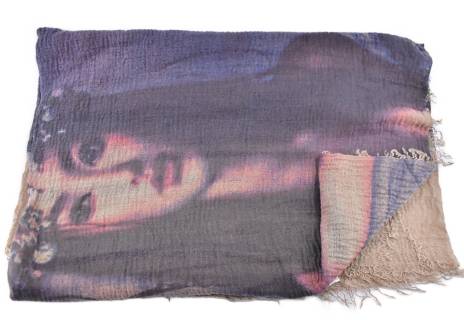 Moderní dámský šátek s potiskem