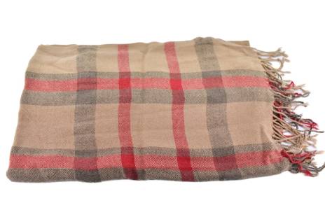 Károvaná šála s třásněmi