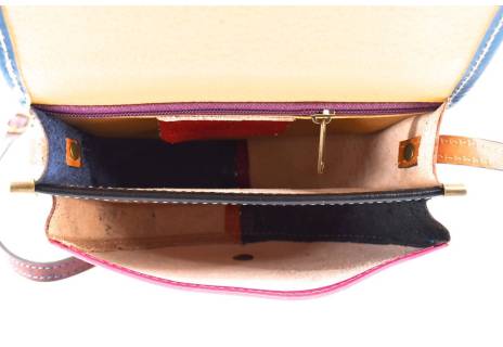 Dámská kožená crossbody kabelka s klopnou Arteddy