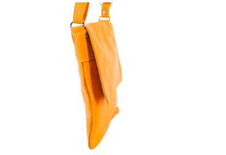 Dámská kožená crossbody kabelka s klopnou Arteddy