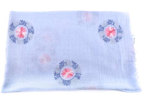 Moderní dámský šátek