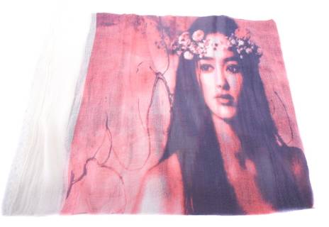 Moderní dámský šátek s potiskem