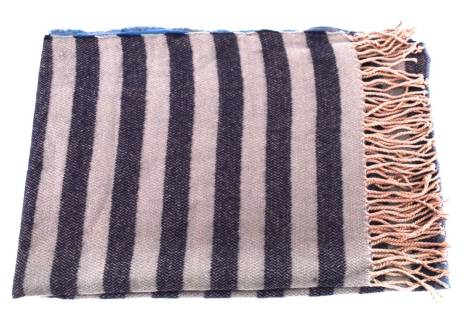 Pruhovaná šála s třásněmi