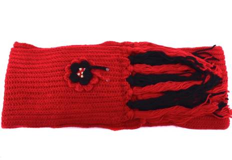 Dívčí šála s třásněmi