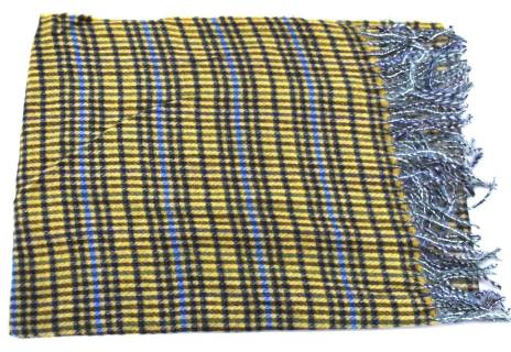 Károvaná šála s třásněmi