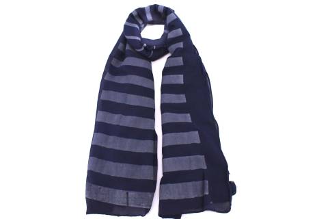 Moderní pruhovaný šátek